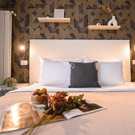 Urban Elegance - Stylish Central Accommodation Бухарест Экстерьер фото