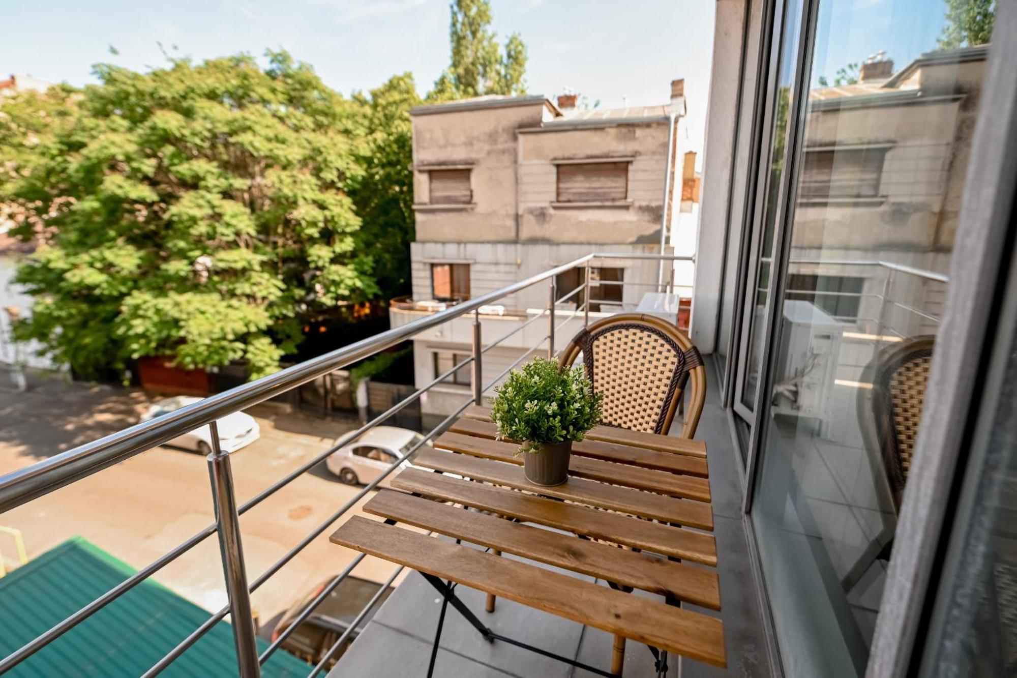 Urban Elegance - Stylish Central Accommodation Бухарест Экстерьер фото